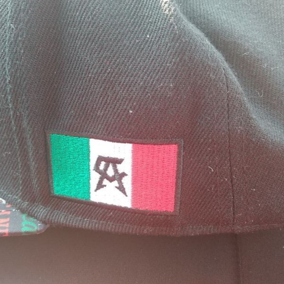 Canelo Alvarez metal country hat - Picture 4 of 5